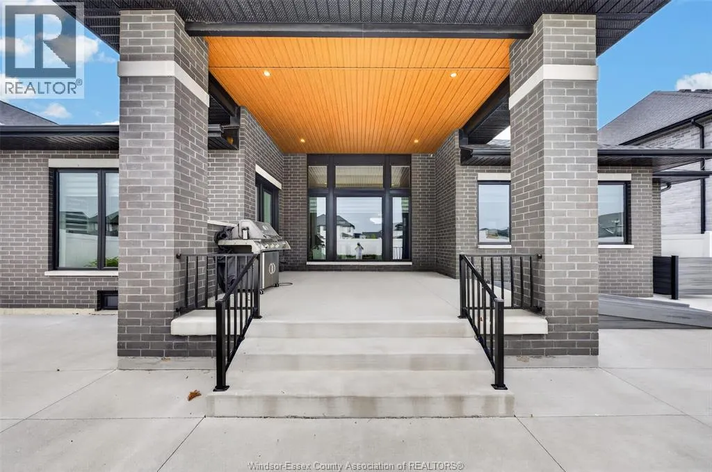 212 RAFIH CRESCENT