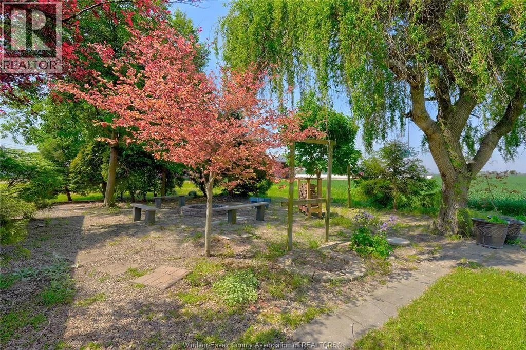 323 COUNTY RD 27 East
