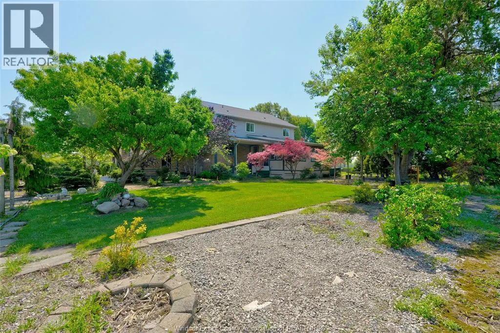 323 COUNTY RD 27 East
