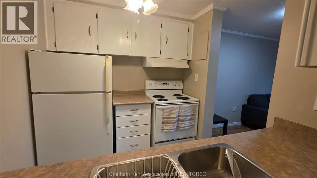 975 Grand AVENUE West Unit# 106