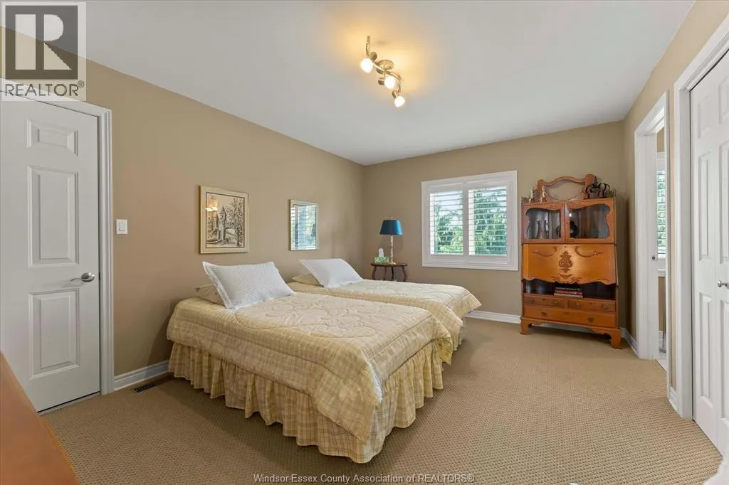 24 SANDY LAKE