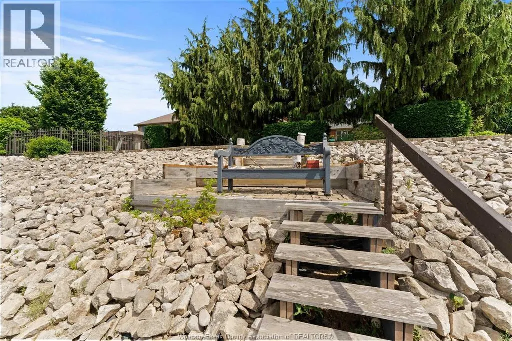 24 SANDY LAKE