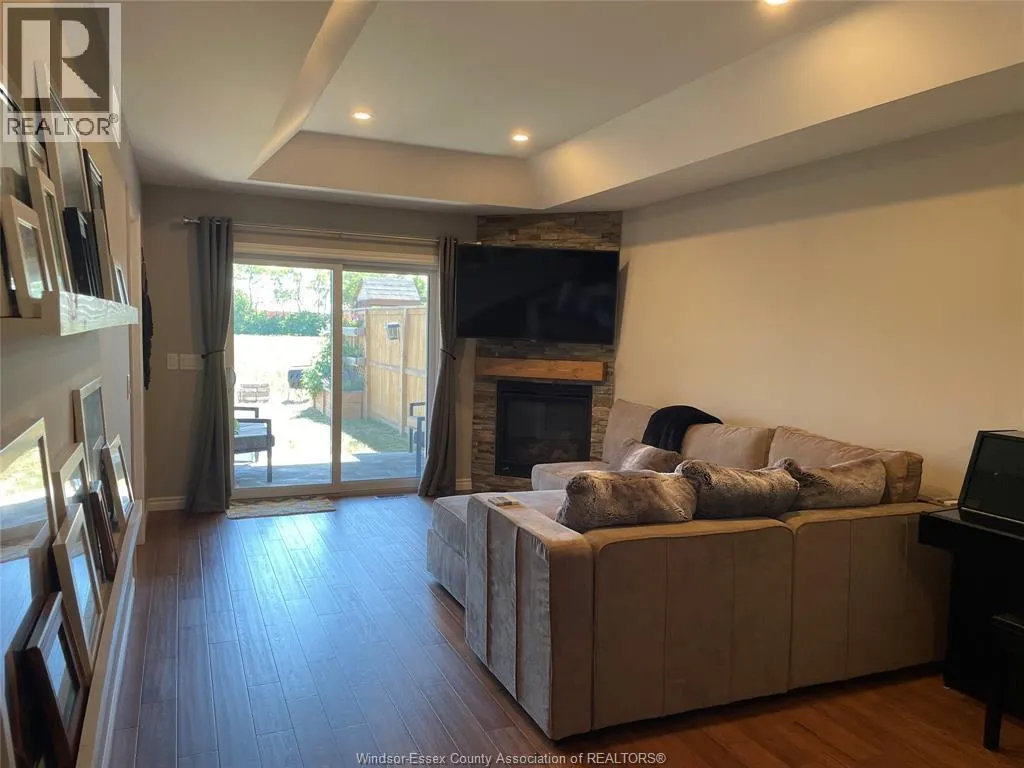 137 MEADOWVIEW AVENUE