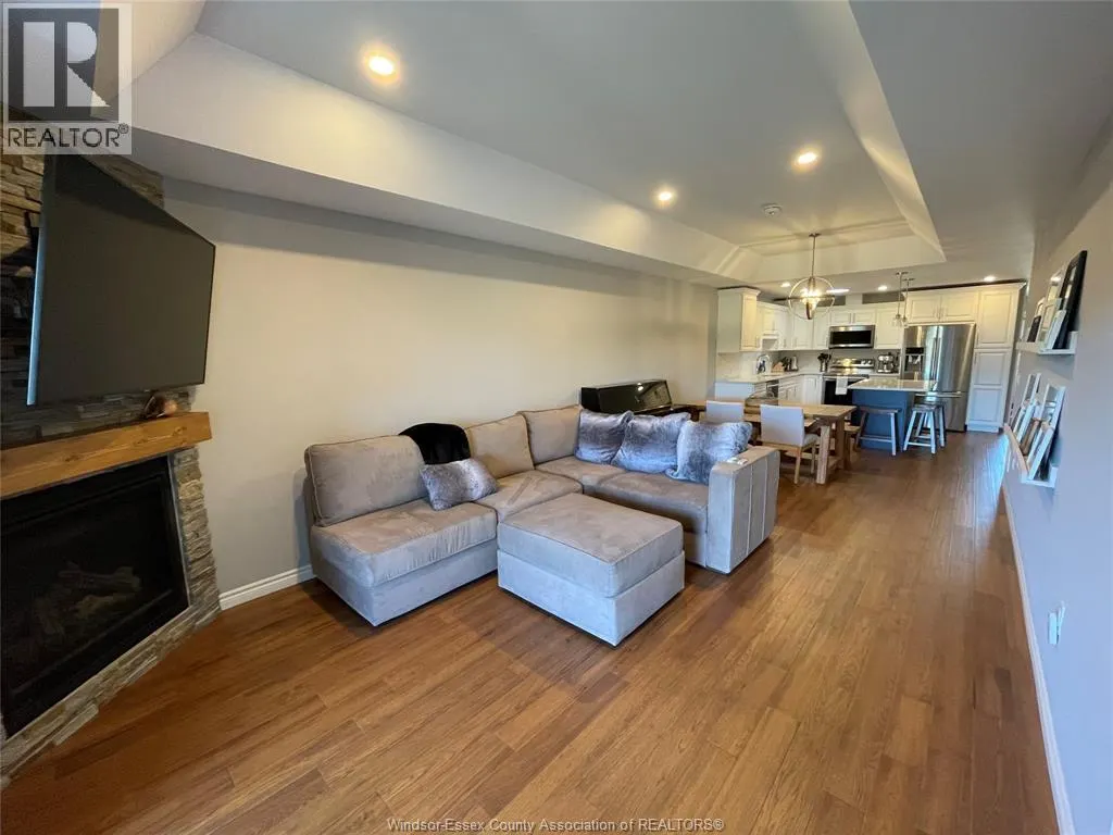 137 MEADOWVIEW AVENUE