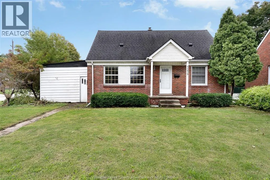 7275 WYANDOTTE