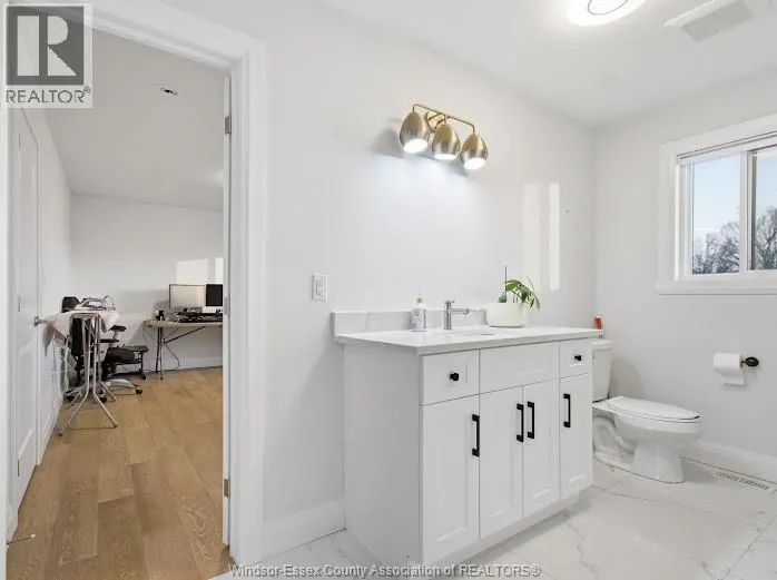 37 KINGSBRIDGE DRIVE
