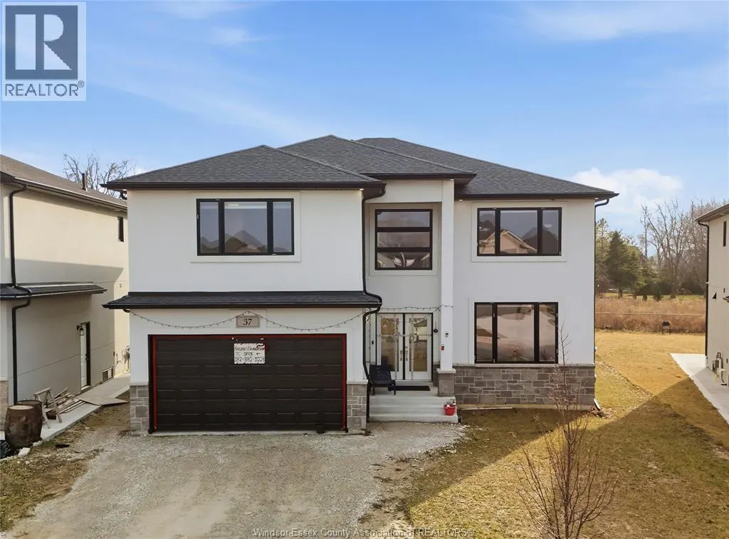 37 KINGSBRIDGE DRIVE
