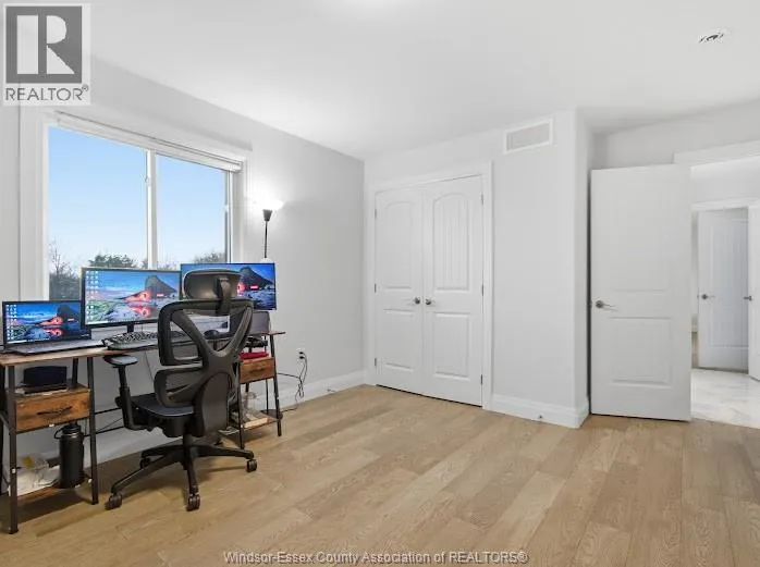 37 KINGSBRIDGE DRIVE
