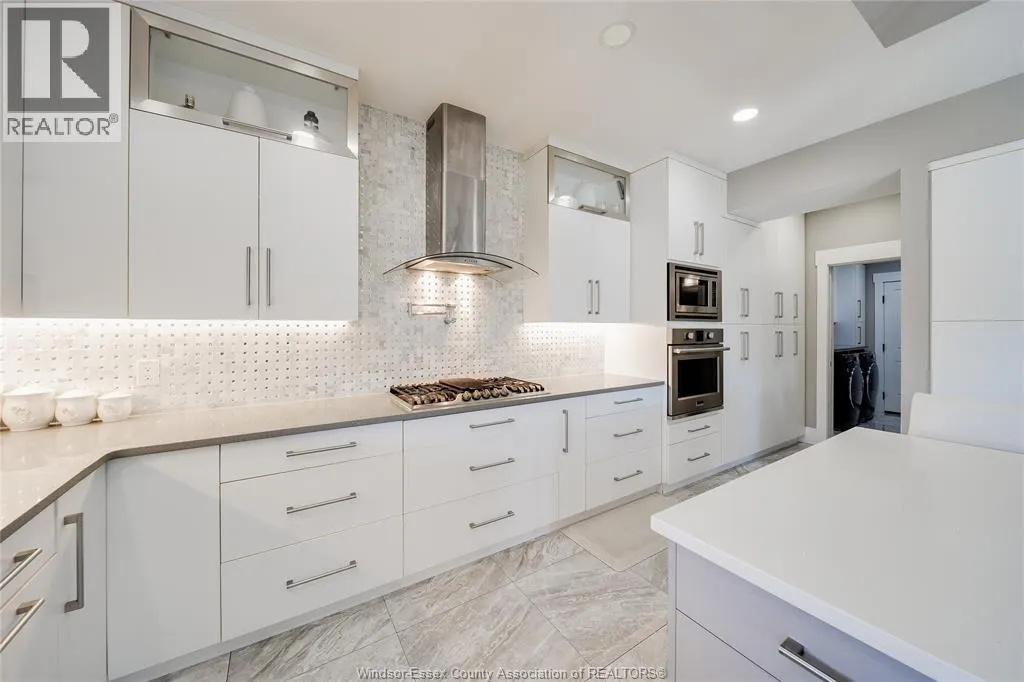 1140 REGENCY CRESCENT