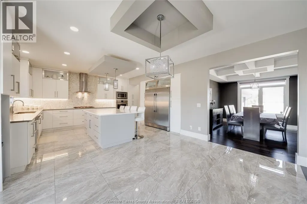 1140 REGENCY CRESCENT
