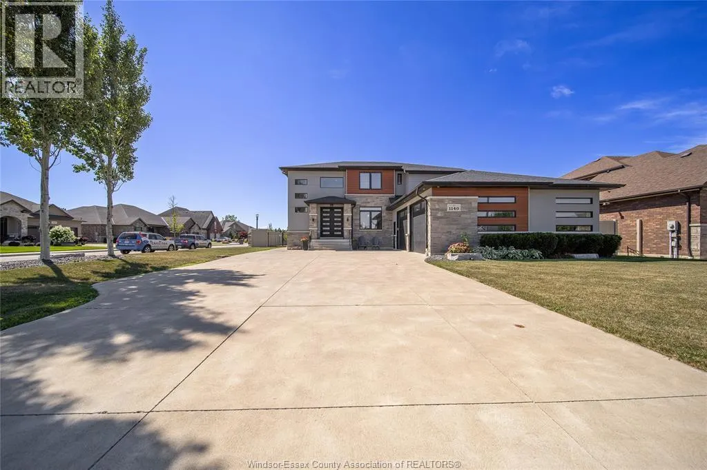 1140 REGENCY CRESCENT