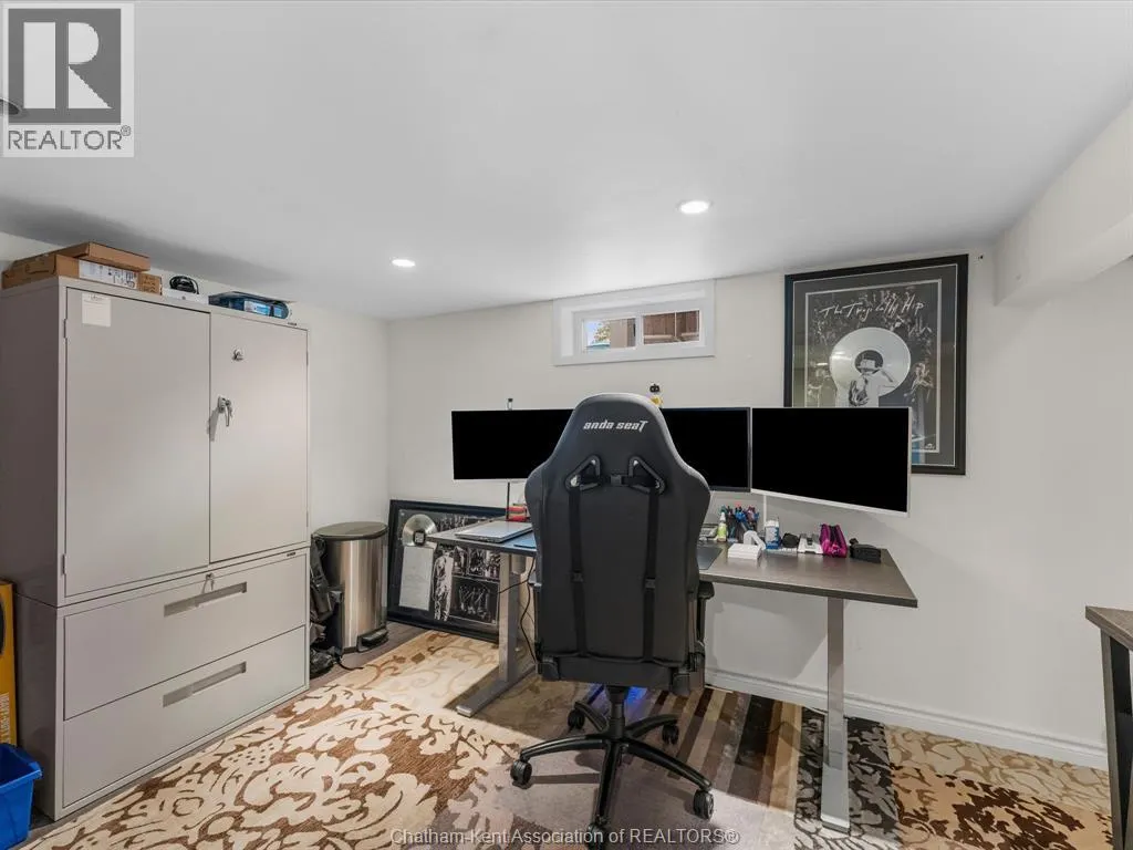 4113 Roseland DRIVE East