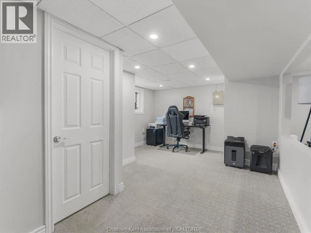 4113 Roseland DRIVE East