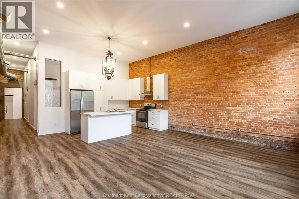 164 King STREET West Unit# 201