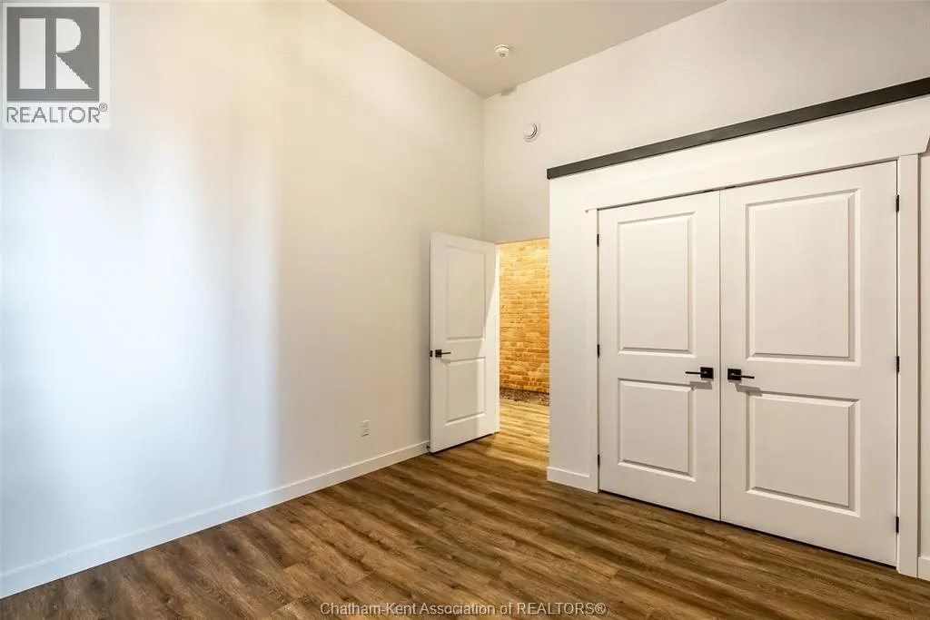 164 King STREET West Unit# 201