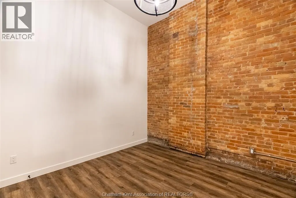 164 King STREET West Unit# 201