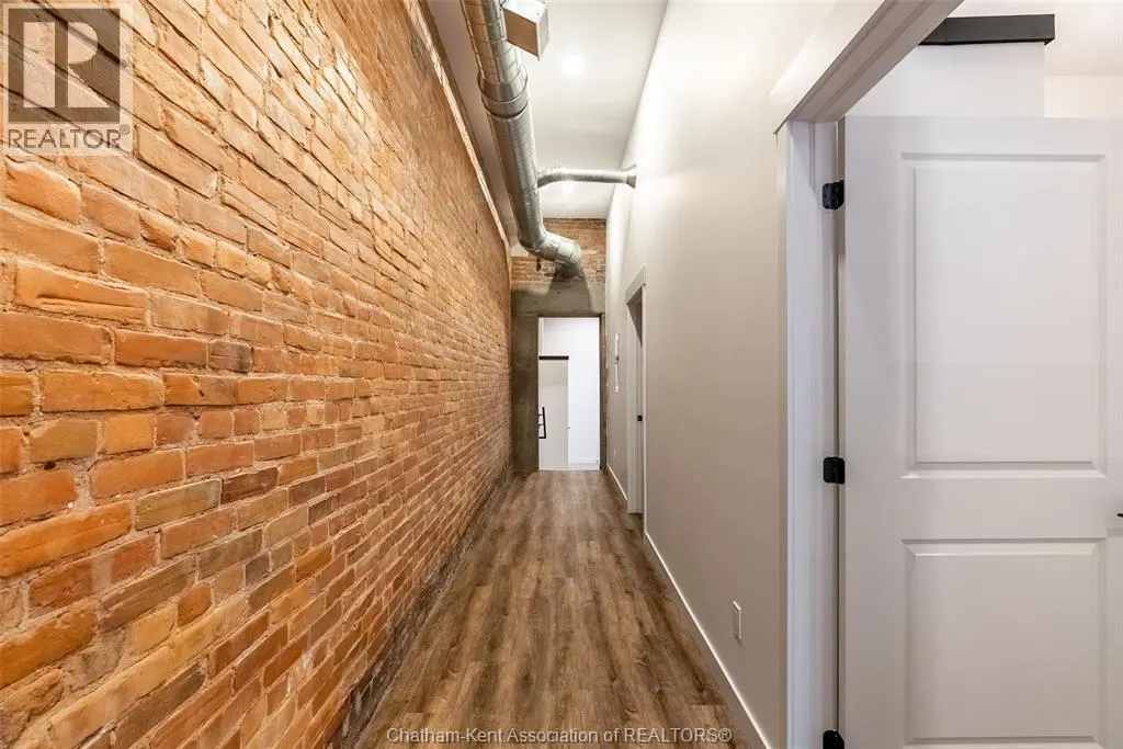 164 King STREET West Unit# 201