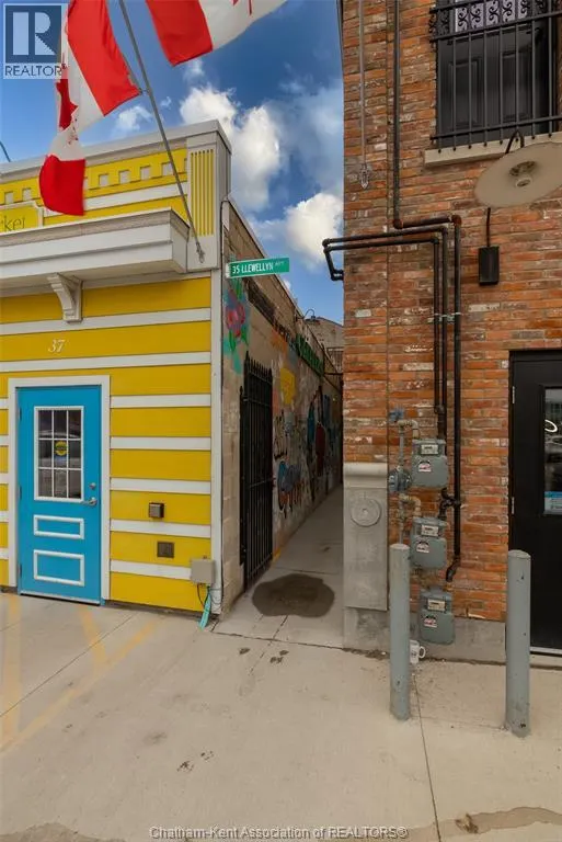 164 King STREET West Unit# 201