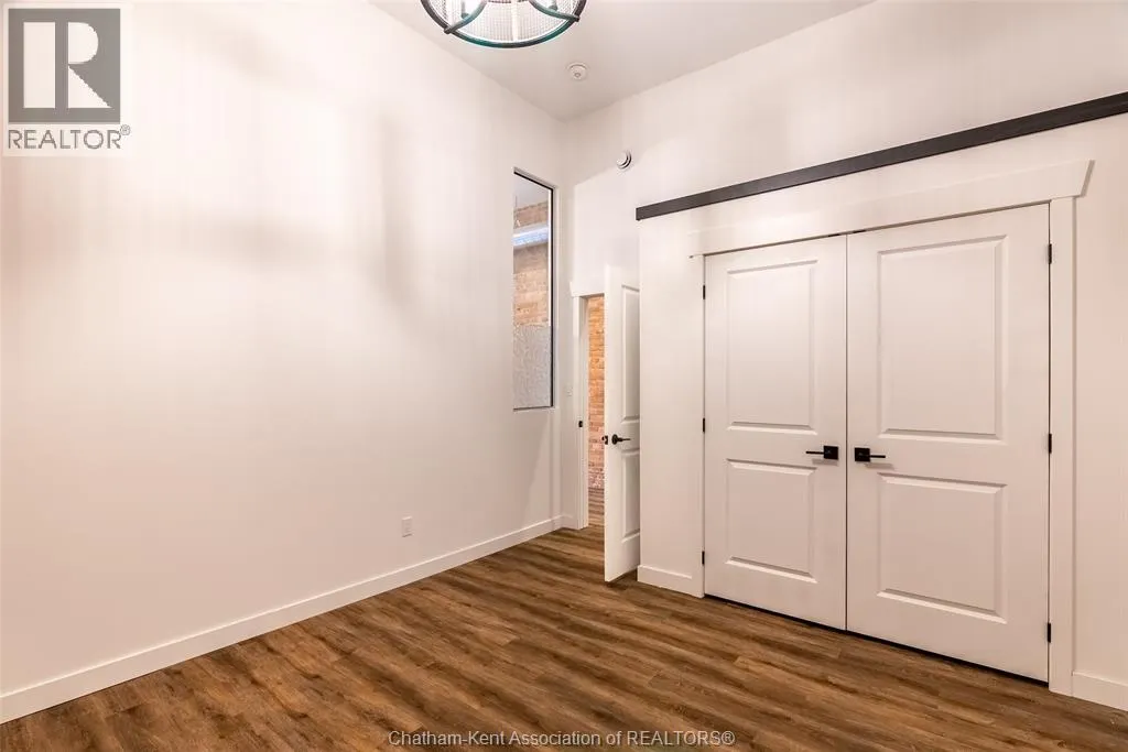164 King STREET West Unit# 201
