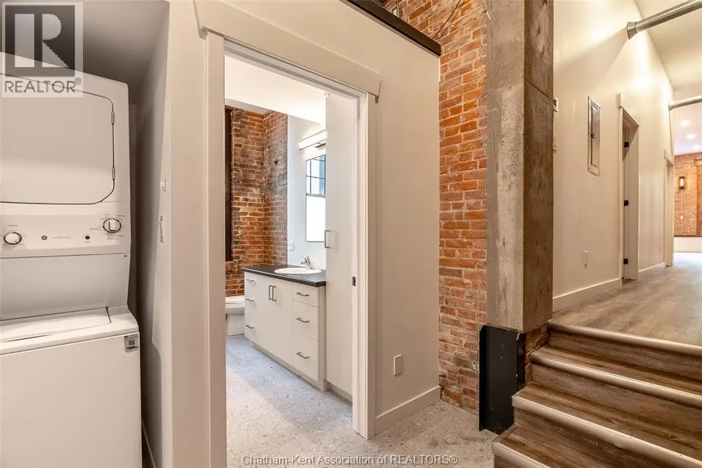 164 King STREET West Unit# 201