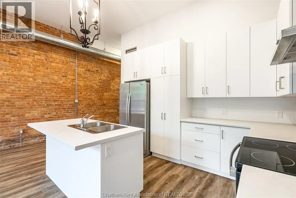 164 King STREET West Unit# 201