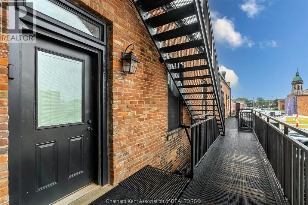 164 King STREET West Unit# 201