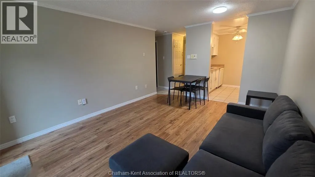 975 Grand AVENUE West Unit# 106