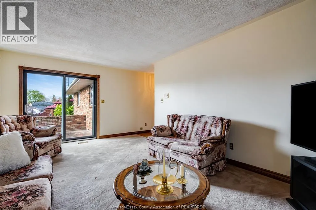 5 Lucy CRESCENT