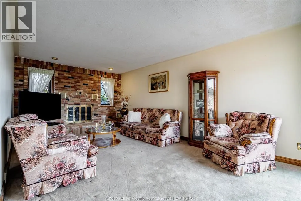5 Lucy CRESCENT