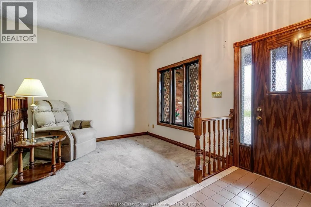 5 Lucy CRESCENT