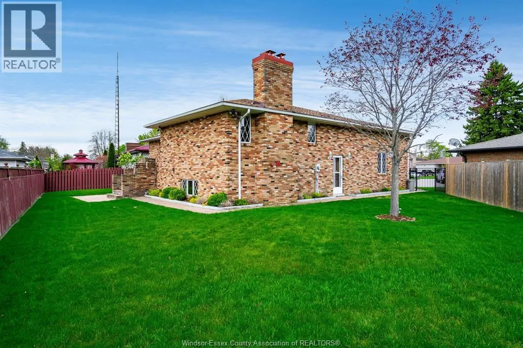 5 Lucy CRESCENT