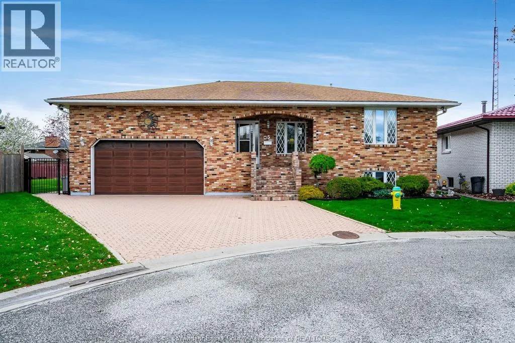 5 Lucy CRESCENT