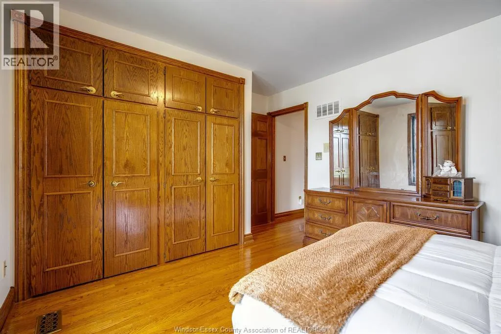 5 Lucy CRESCENT