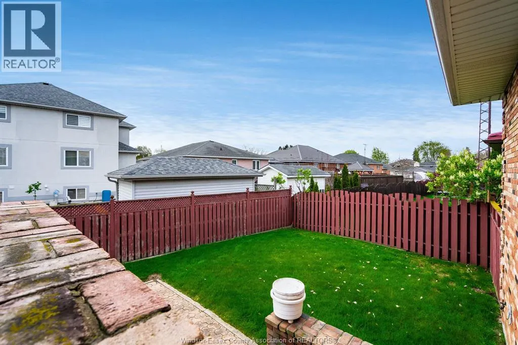 5 Lucy CRESCENT