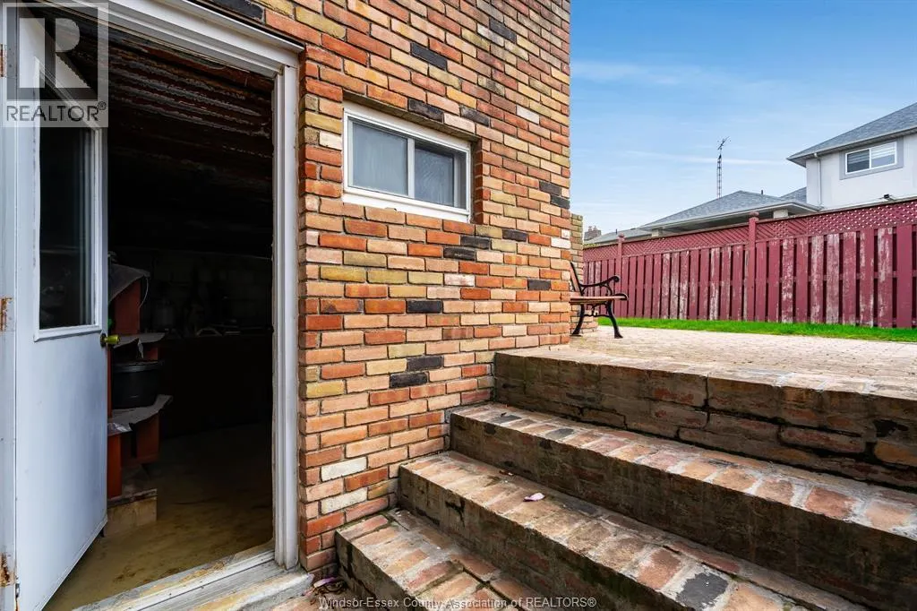 5 Lucy CRESCENT