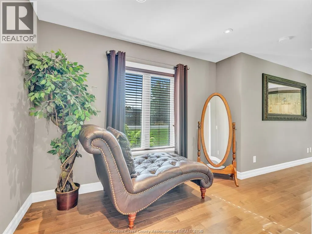 374 INMAN Sideroad