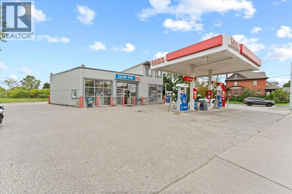 3511 Wyandotte