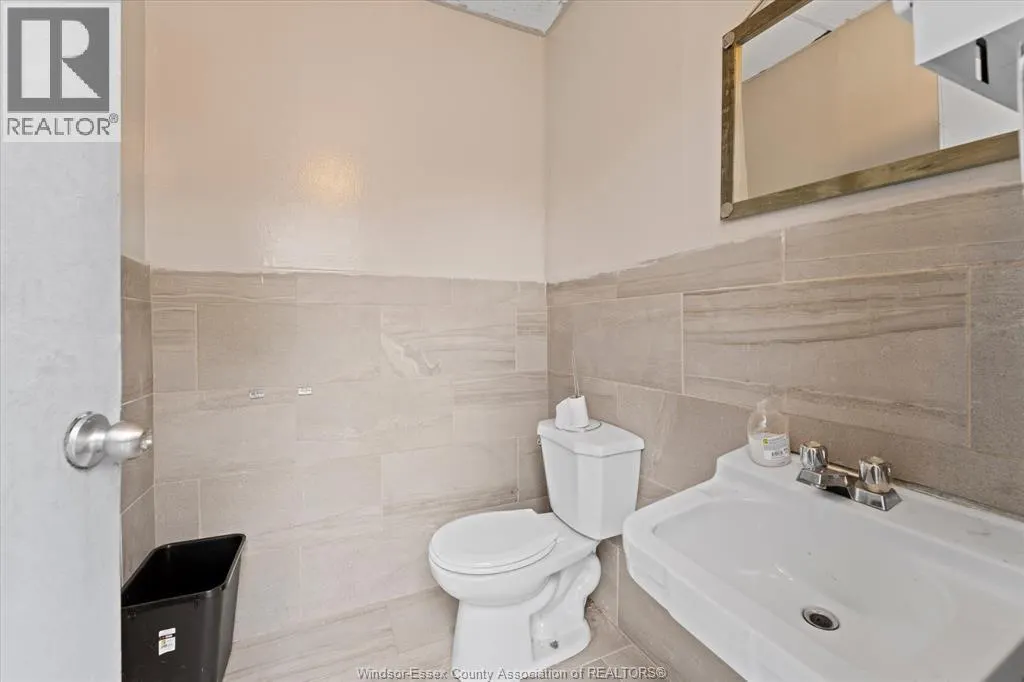 3511 Wyandotte