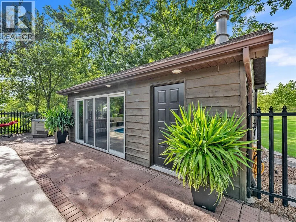 4024 HICKORY ACRES DRIVE