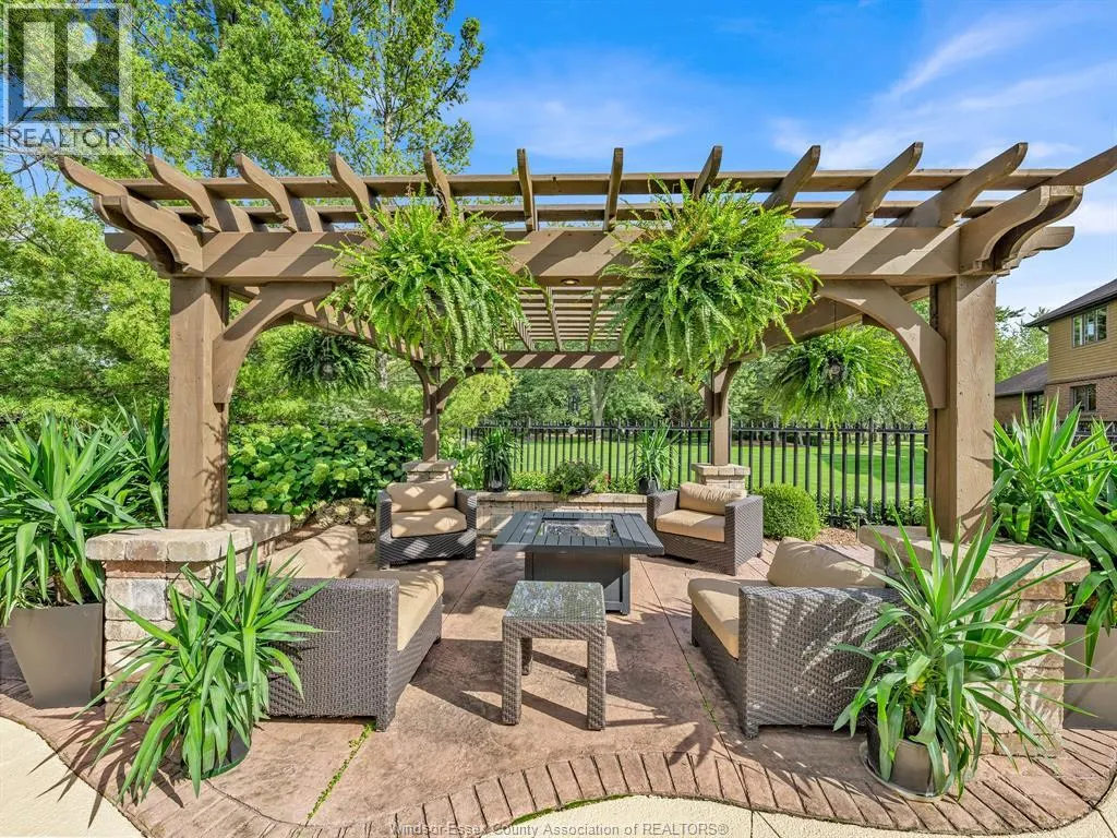 4024 HICKORY ACRES DRIVE