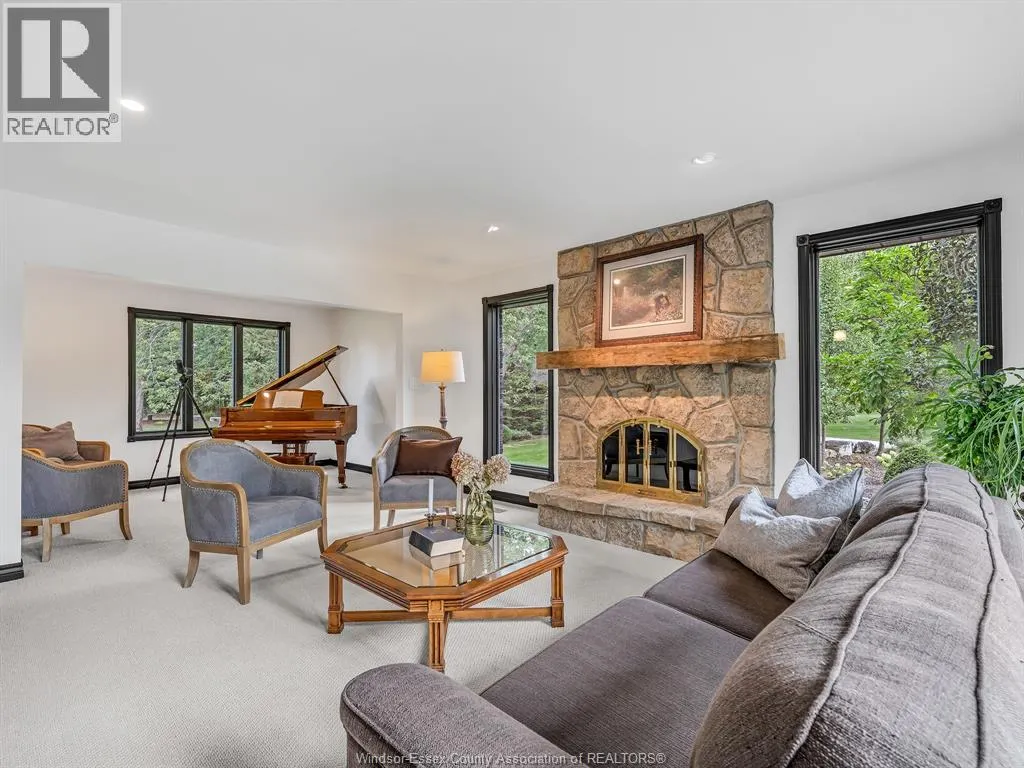 4024 HICKORY ACRES DRIVE