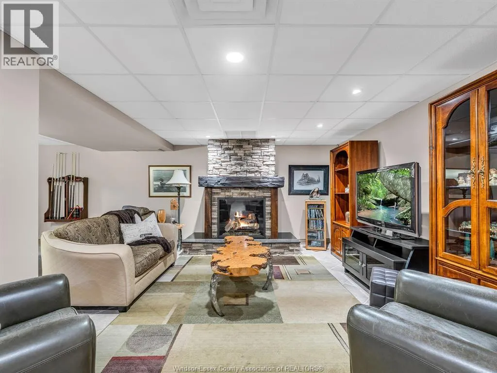 4024 HICKORY ACRES DRIVE
