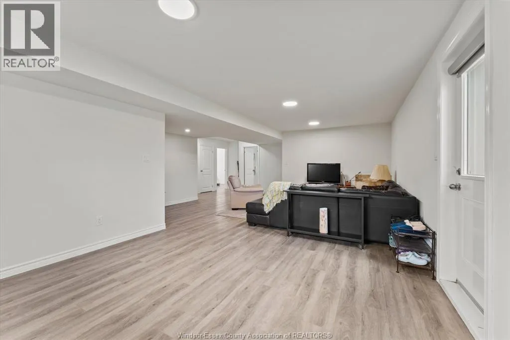 392 CYPRESS LANE