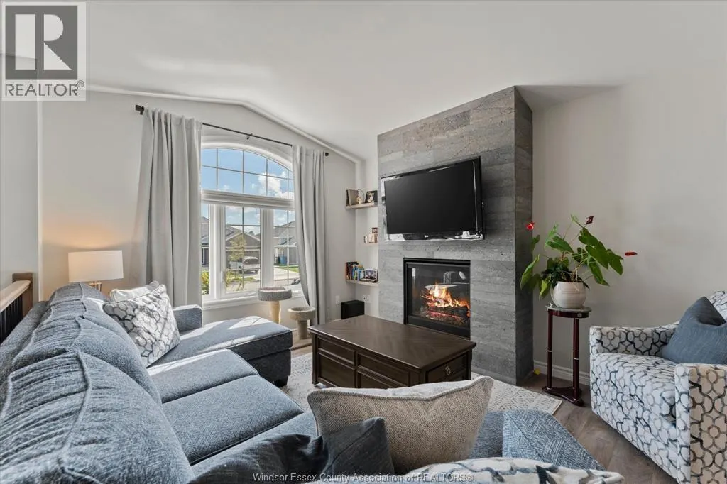 392 CYPRESS LANE