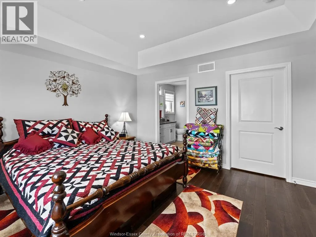 330 Ironside STREET