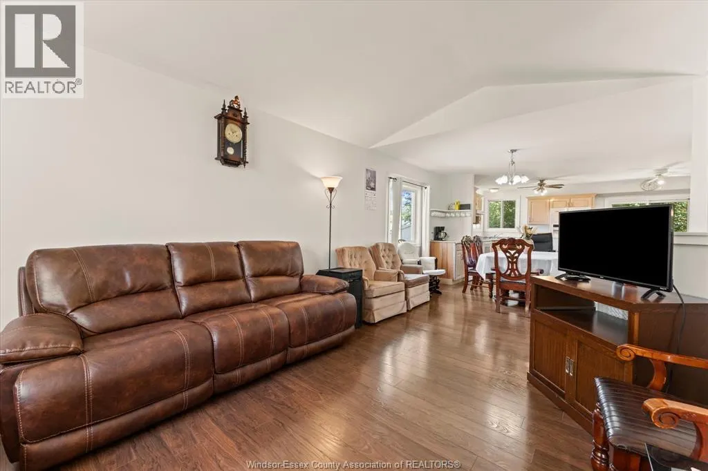 844 COTTAGE GROVE