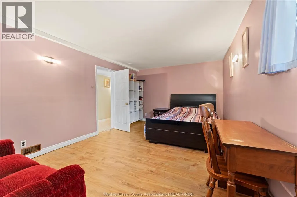 844 COTTAGE GROVE