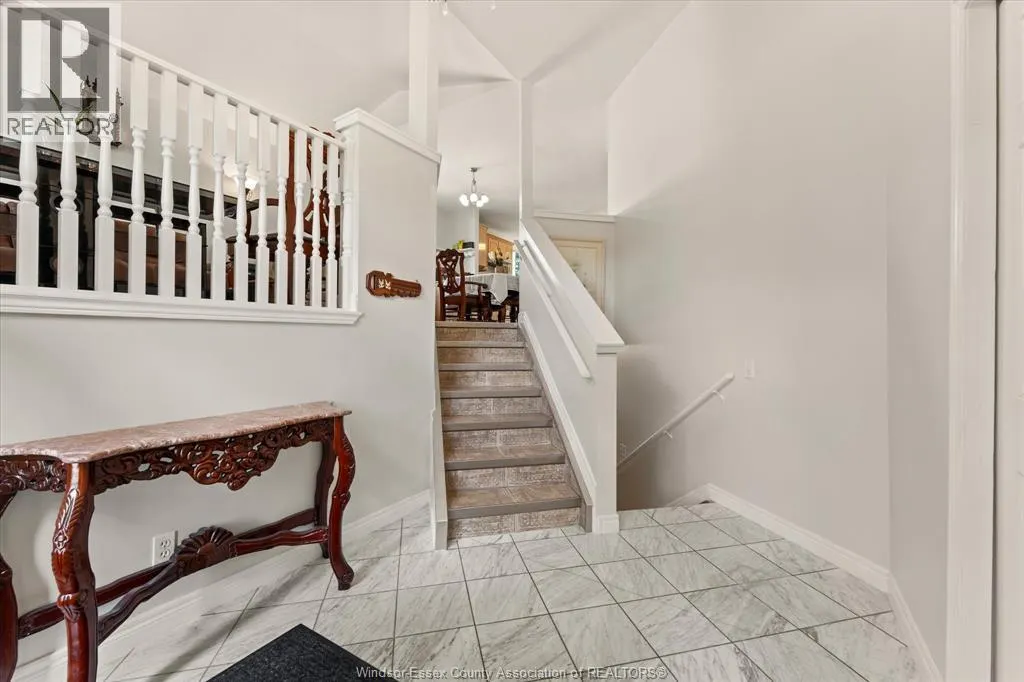 844 COTTAGE GROVE