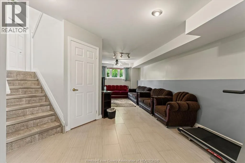 844 COTTAGE GROVE