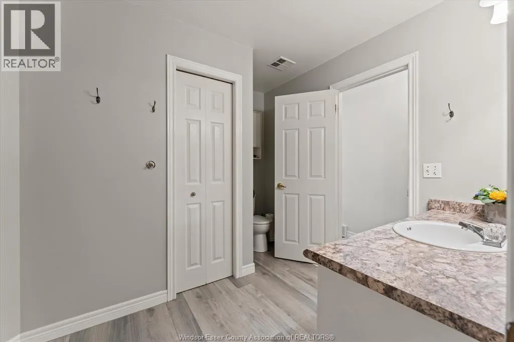 844 COTTAGE GROVE